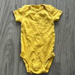 ⭐️5/$25⭐️ 3M Carters Bodysuit, Golden Yellow